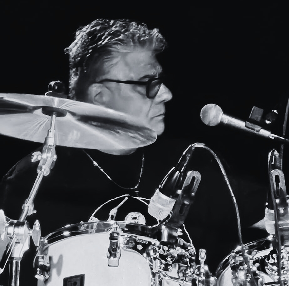 Hervé, batteur du groupe Tribute Les Vieilles Canailles